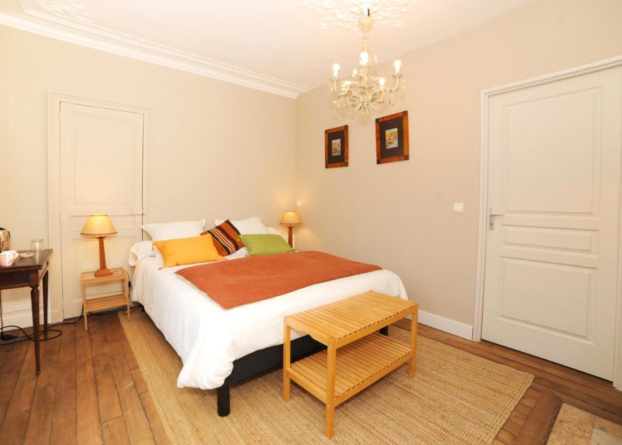 Le Jardin Cathedrale Bed & Breakfast Chartres Exterior photo
