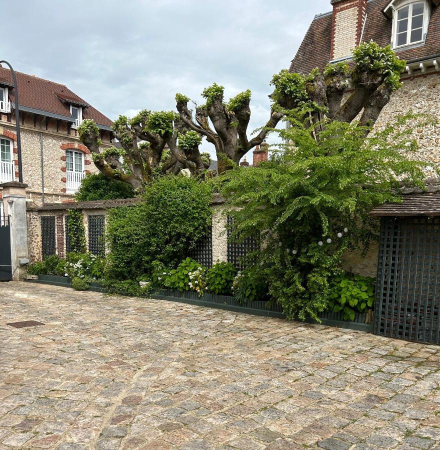 Le Jardin Cathedrale Bed & Breakfast Chartres Exterior photo